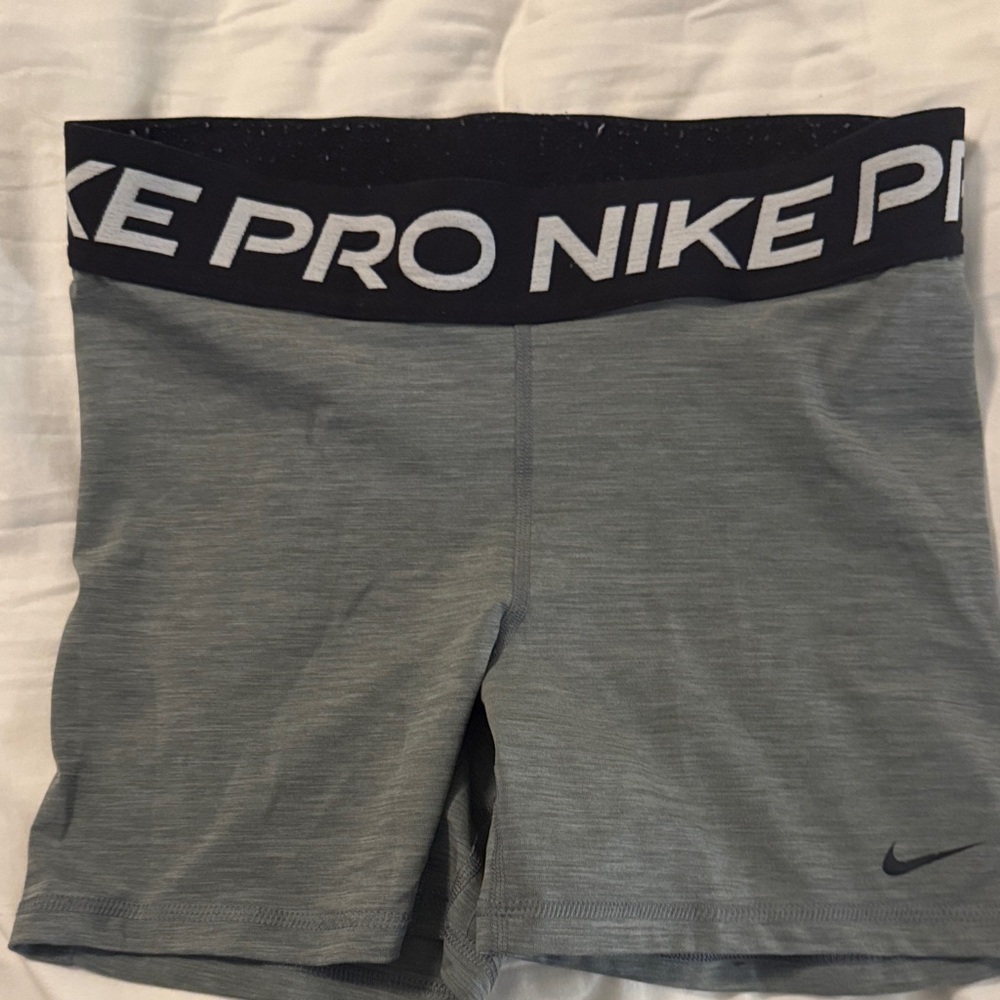 Nike Pro Women's Black and Gray Bike Shorts